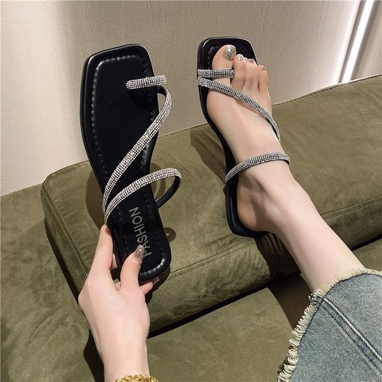 Uveng Uveng Feng Shui Diamond Cool Slippers Women Wear 2024 Summer New Soft Bottom Head With Skirt Students Beach Sandals