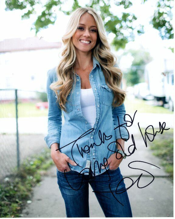 NICOLE CURTIS signed autographed HGTV REHAB ADDICT Photo Poster painting