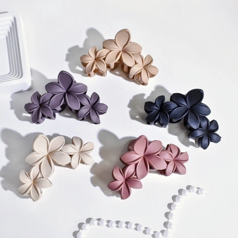 Women’s Minimalist Classic Style Flower Acetic Acid Sheets Hollow Out Hair Claws