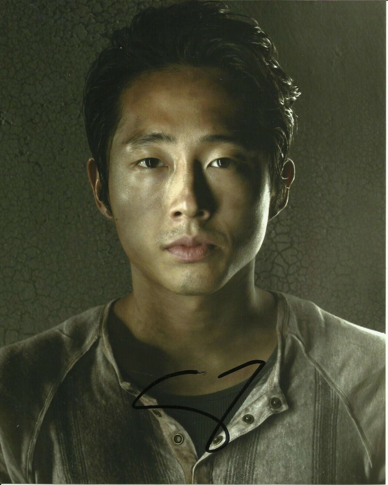 STEVEN YEUN SIGNED THE WALKING DEAD Photo Poster painting UACC REG 242 (2)