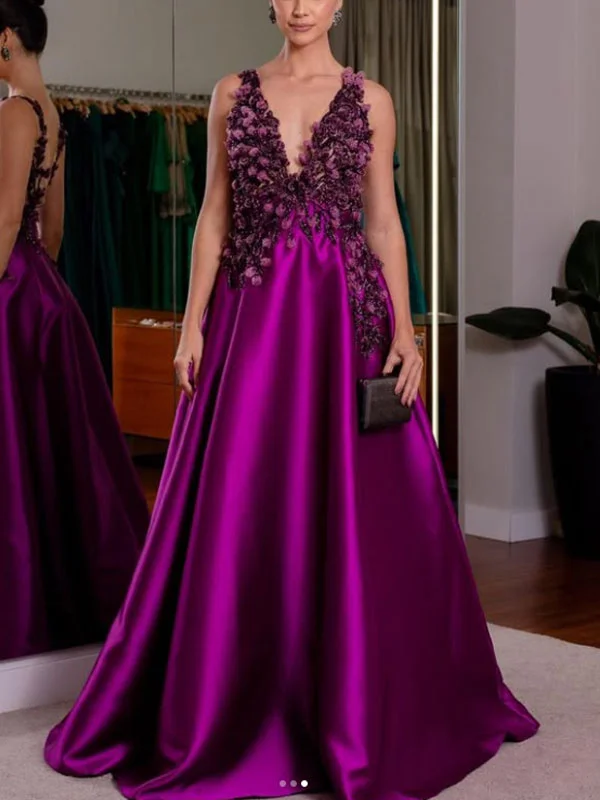 Elegant Sleeveless with Delicate Appliques Women's Gowns