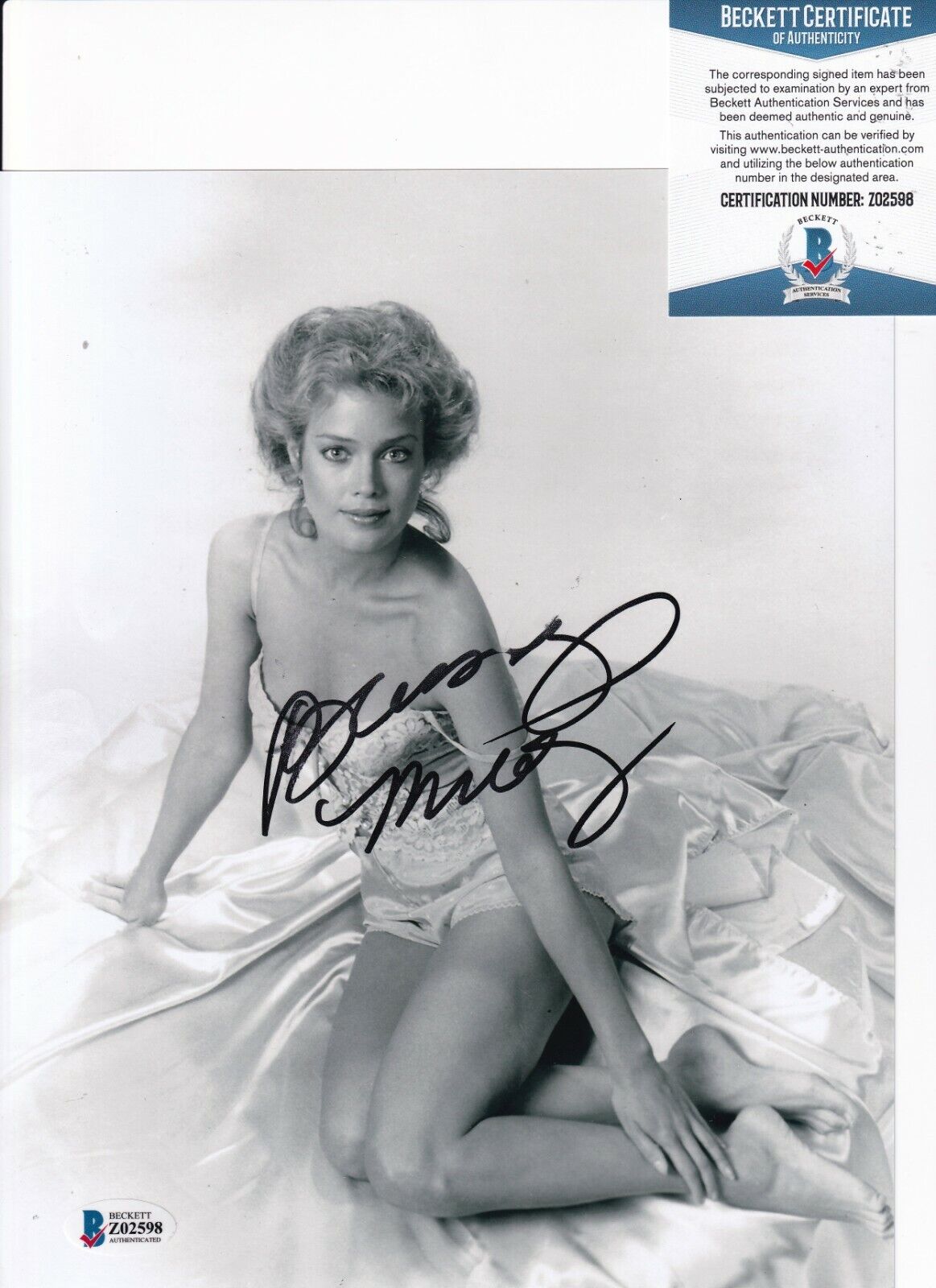 MELODY ANDERSON signed (THE FLASH) Gordon Firewalker 8X10 Photo Poster painting BECKETT Z02598
