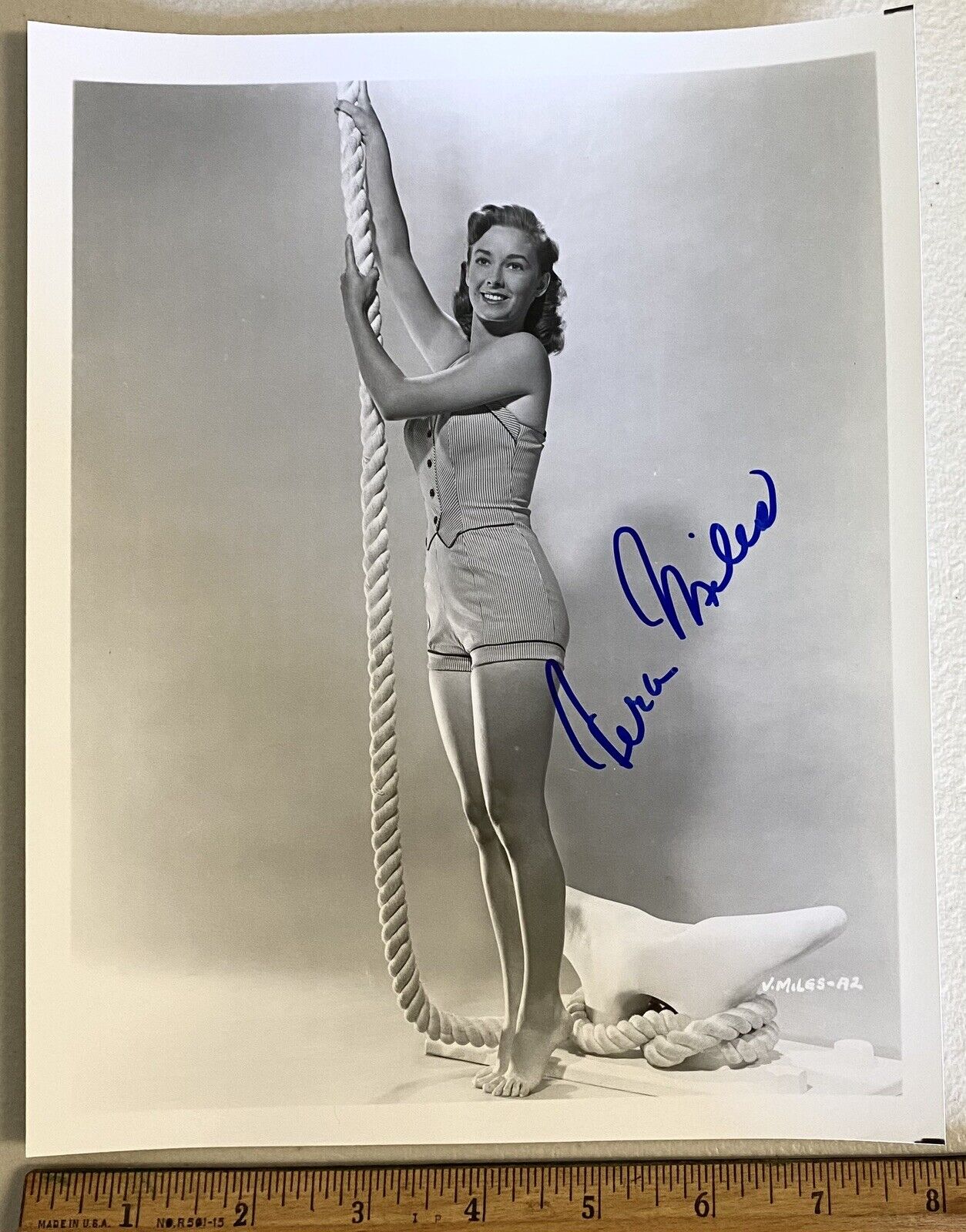 Sexy Pinup Actress VERA MILES Signed TARZAN 8x10 Black N White Photo Poster painting Psycho