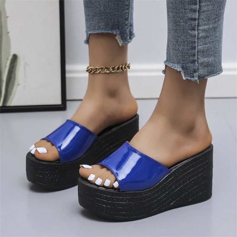 Qengg heel slippers women's summer sponge cake platform sandals all-match seaside beach shoes fashion high-heeled flip flops