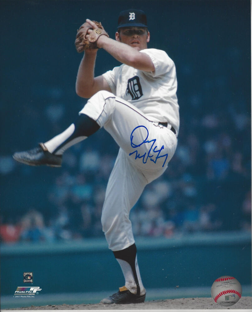 31 Game Winner Denny McLain autographed 8x10 color action Photo Poster painting