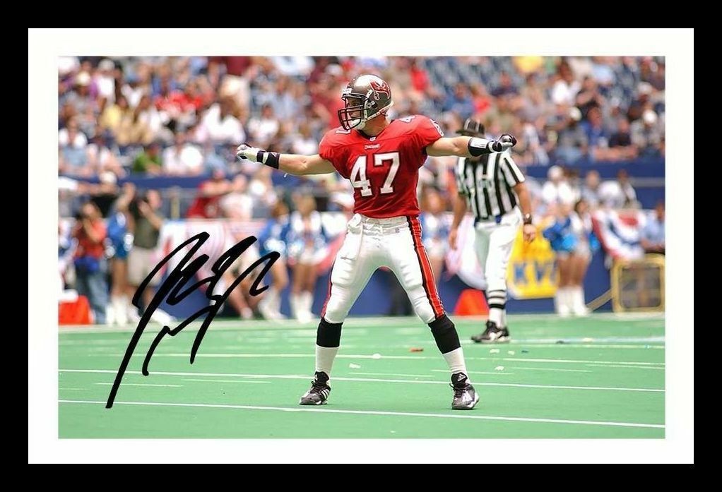 John Lynch - Tampa Bay Buccaneers Autograph Signed & Framed Photo Poster painting