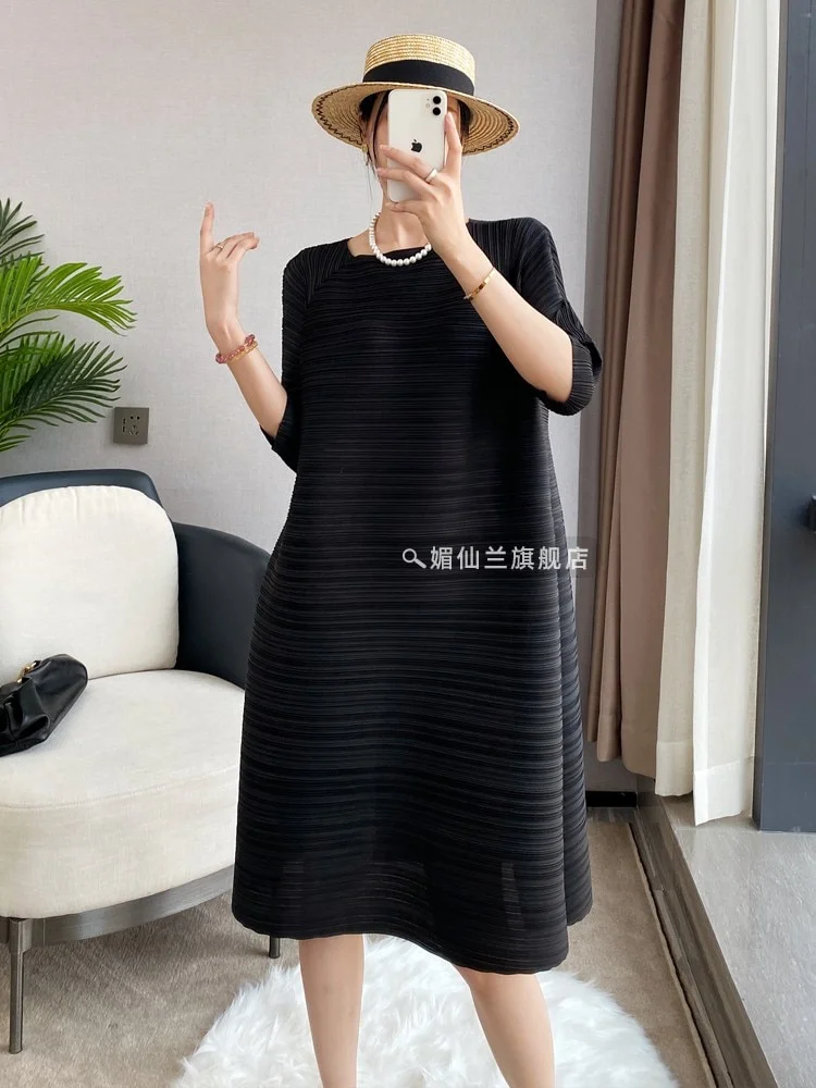 Wongn Pleated Dress Loose Covering Belly Large Size Elegant Party Dresses for Women Spring Summer 2023 New Skirt Robe