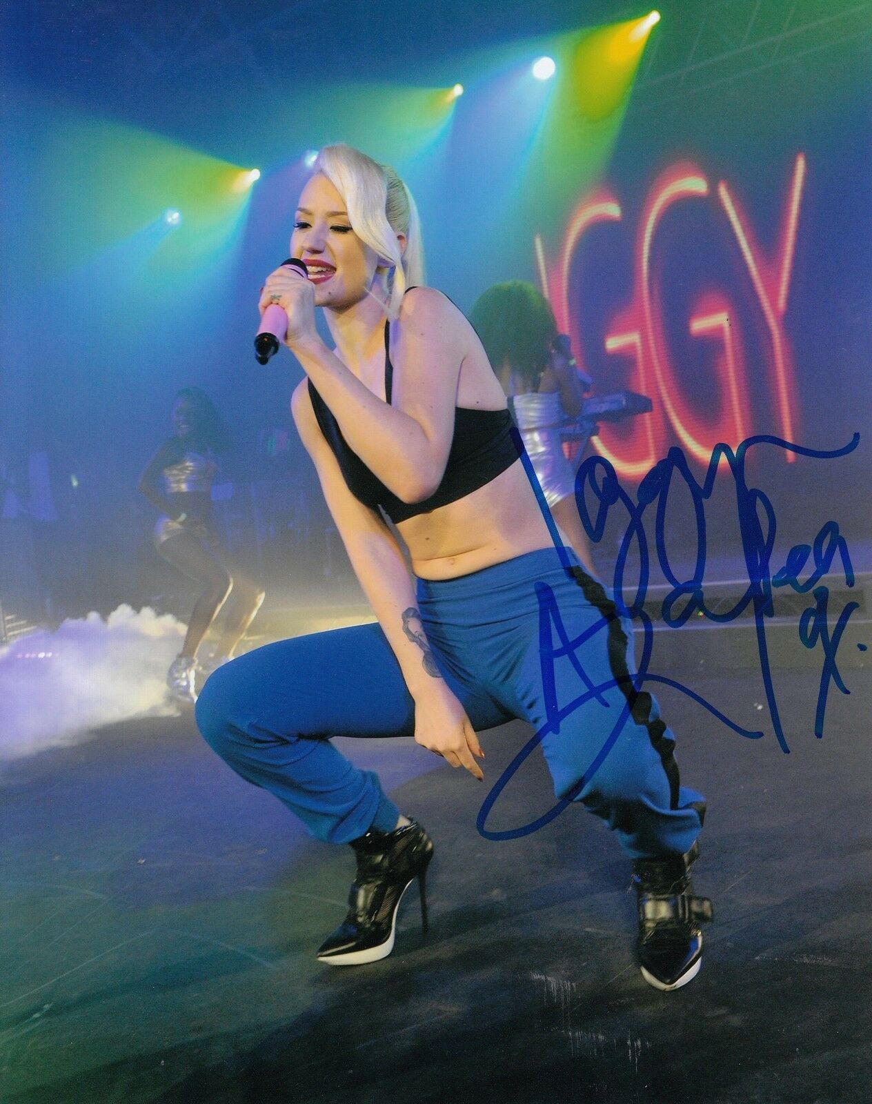 IGGY AZALEA signed (THE CLASSIC) MUSIC RAPPER 8X10 Photo Poster painting *MO BOUNCE* W/COA #5