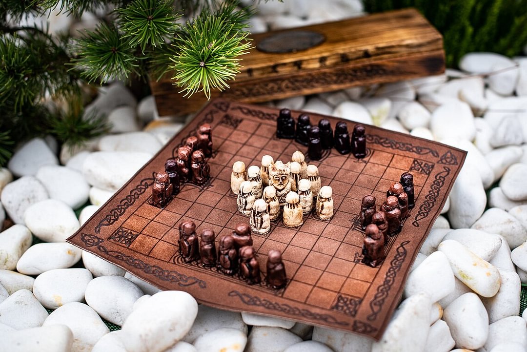 💖Hot Sale- Hnefatafl Board Game - Viking Chess