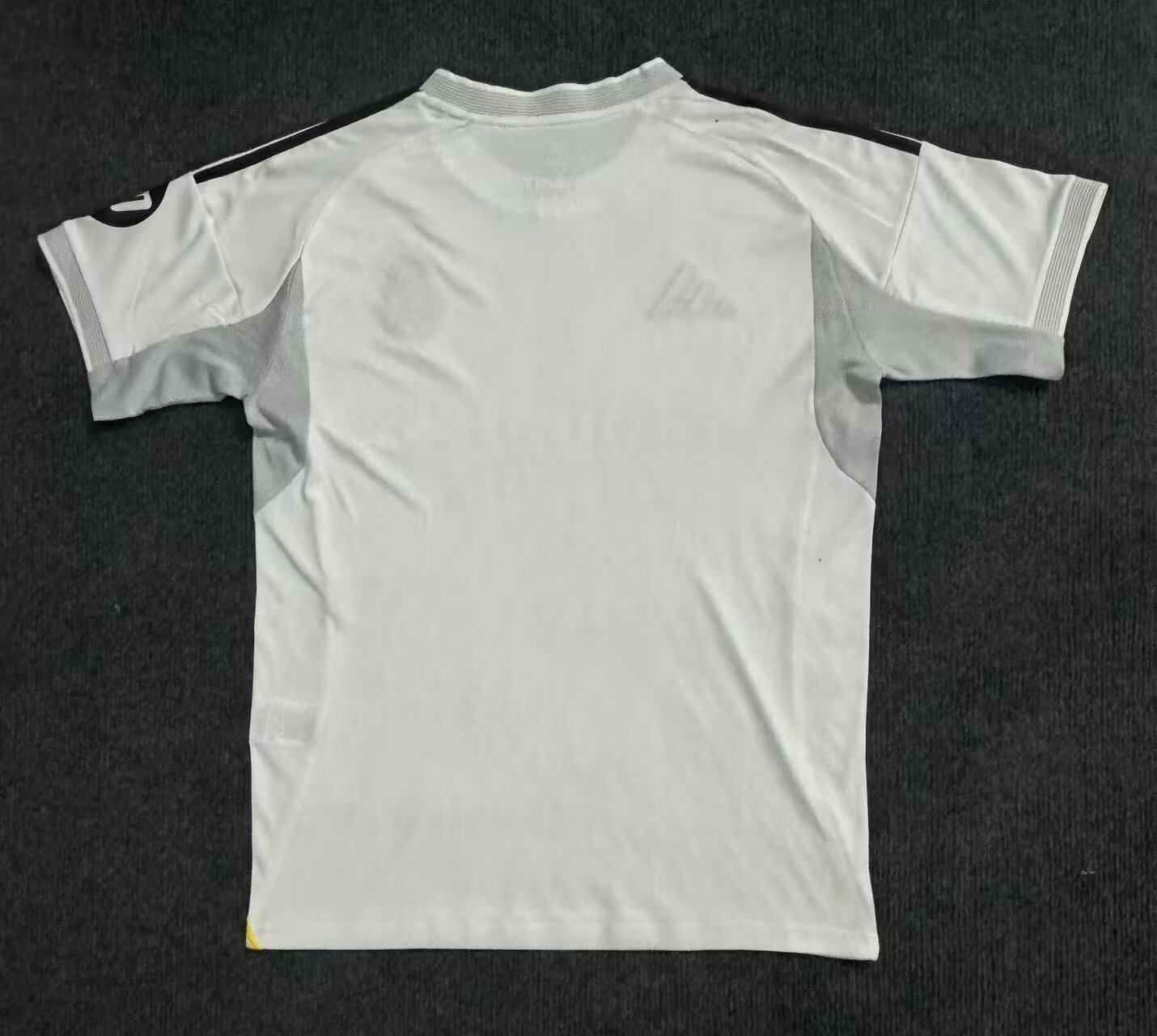 25/26 Real Madrid White Football Shirt Thai quality