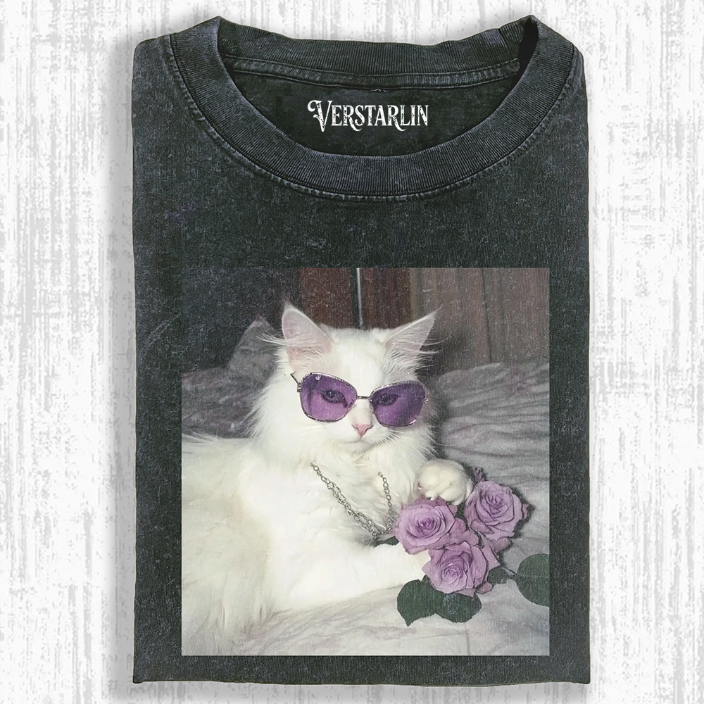 ELEGANT CAT  T-SHIRT