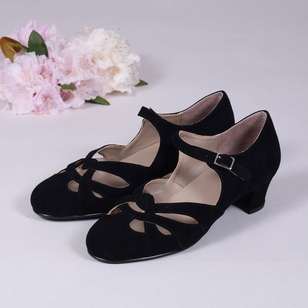 Women's Hollow-Out Round Toe Buckle Black Block Low Heel Pumps Nicepairs