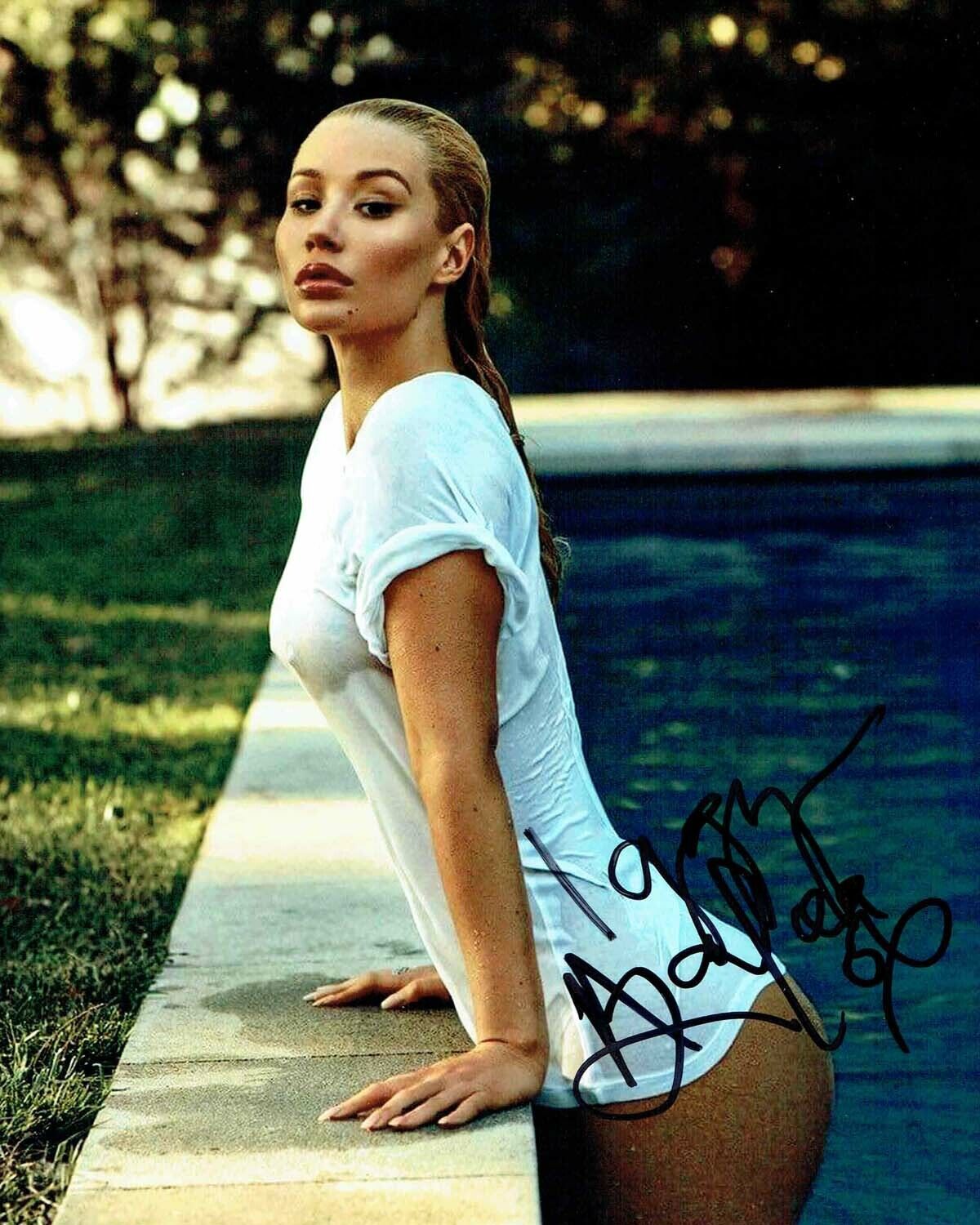 Iggy AZALEA Singer Model SIGNED Autograph 10x8 Glamour Photo Poster painting A AFTAL COA