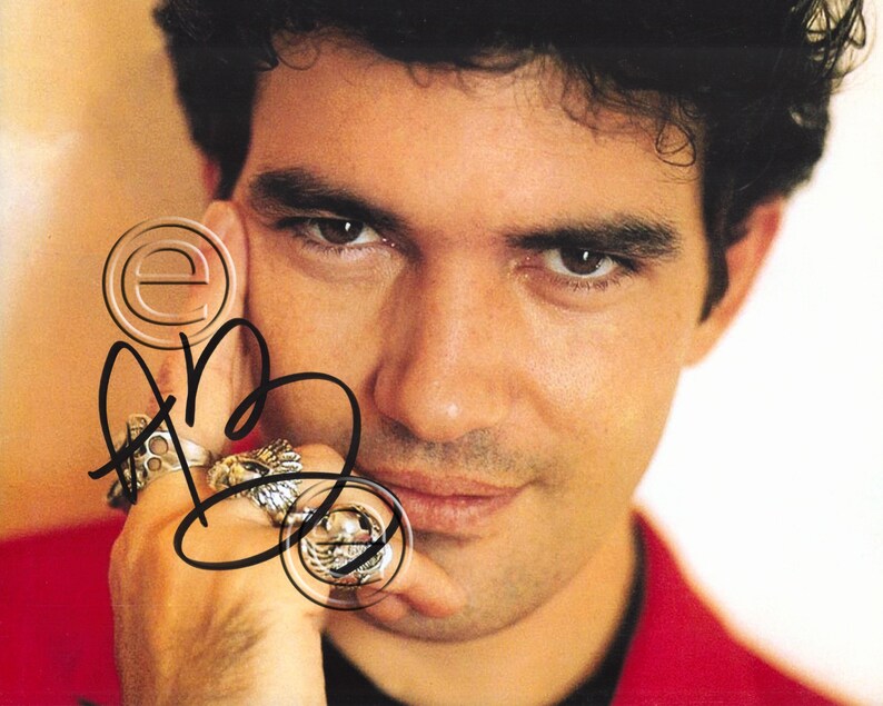 Antonio Banderas Autographed Signed Photo Poster painting 8 x 10 print Photo Poster painting picture poster wall art autograph