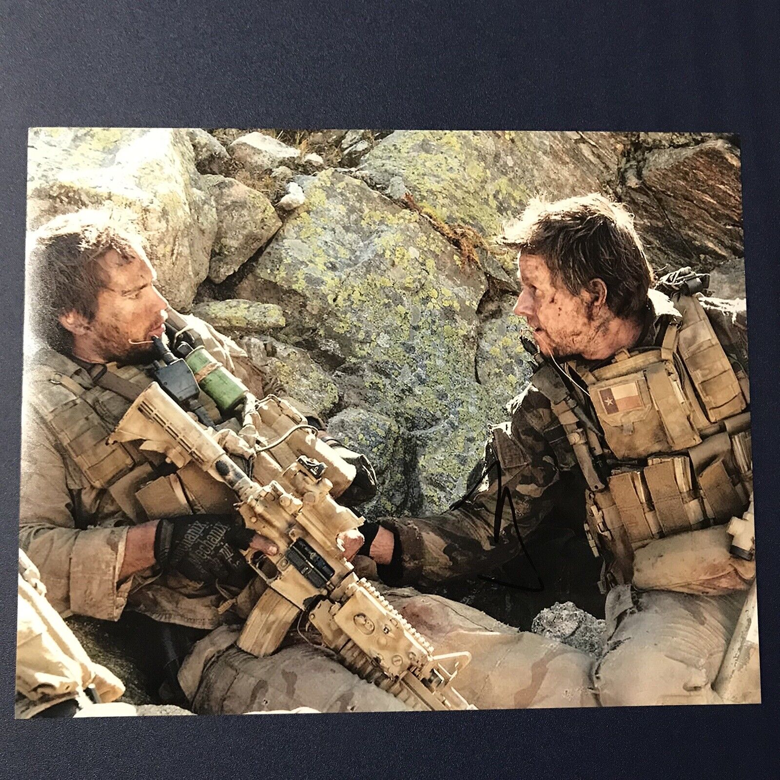 MARK WAHLBERG HAND SIGNED 8x10 Photo Poster painting AUTOGRAPHED LONE SURVIVOR MOVIE RARE COA