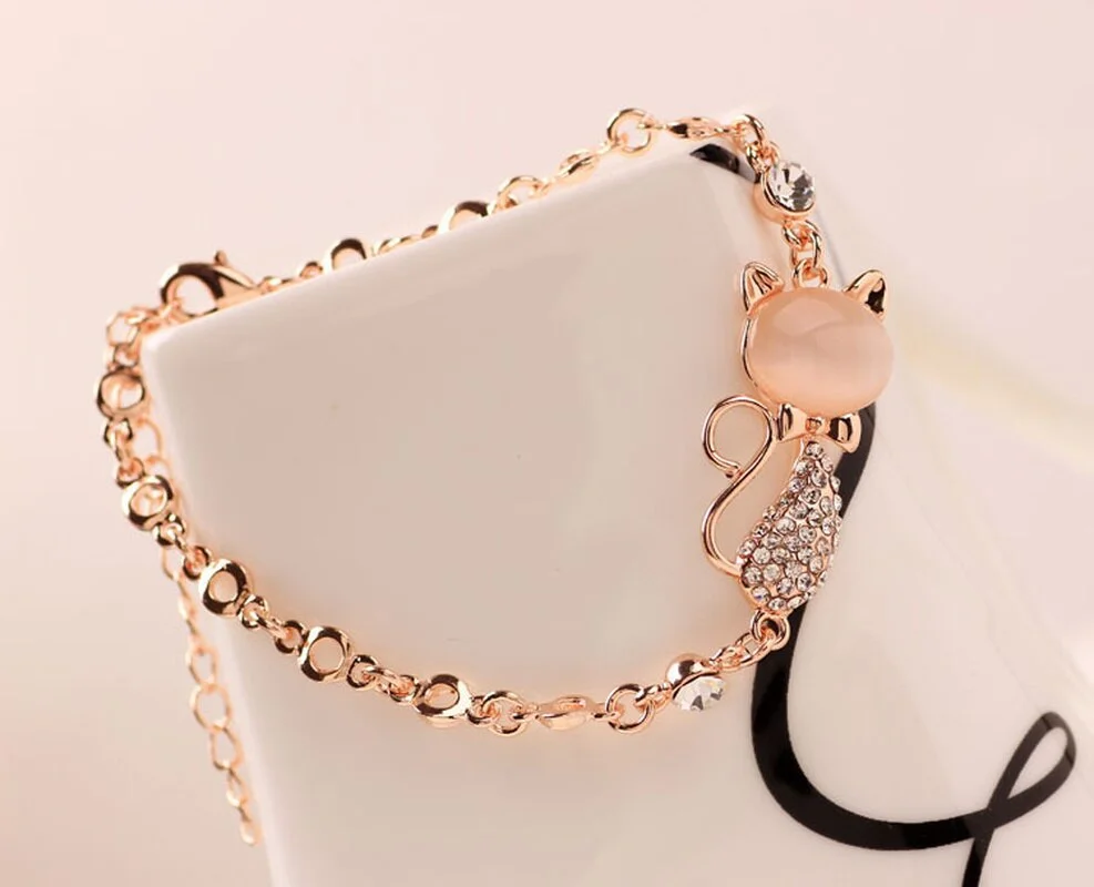 Buzzdaisy Lovely Cat Pendant Women Bracelet