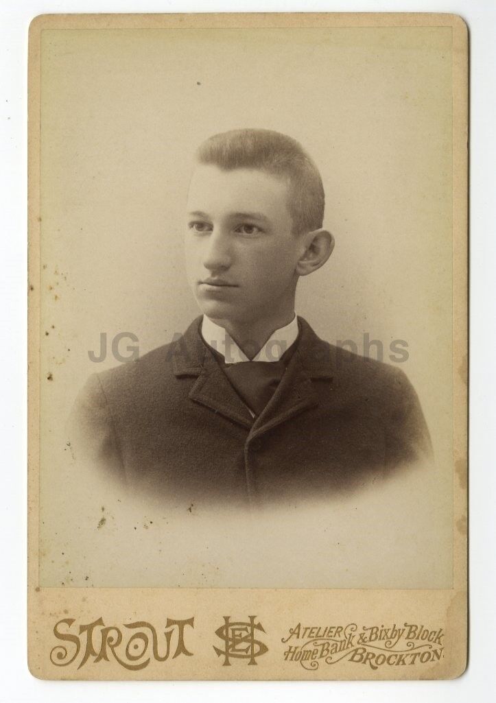 19th Century Gentleman - Brockton, MA - H.E. Strout Photo Poster painting Studio Cabinet Card