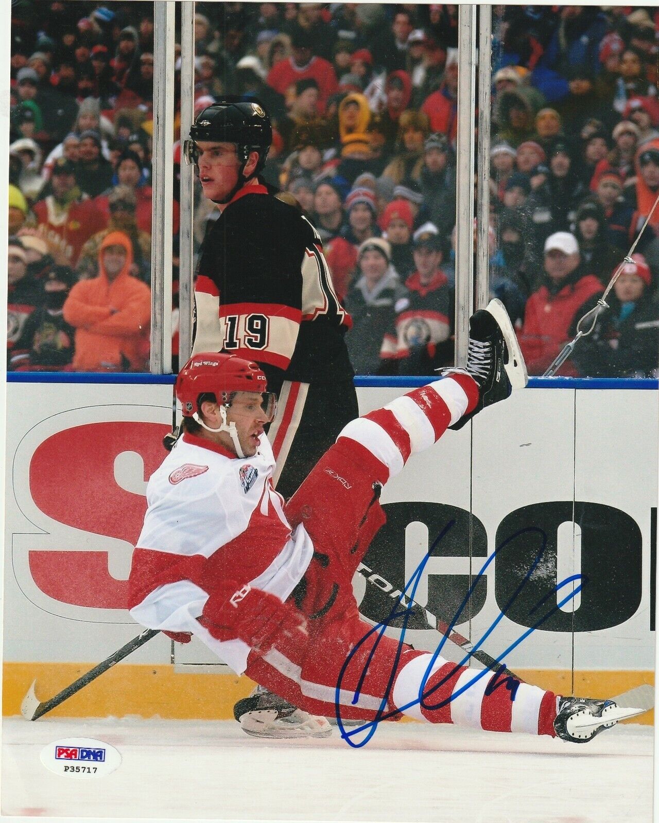 JONATHAN TOEWS Signed Chicago BLACKHAWKS 8x10 Photo Poster painting with PSA COA