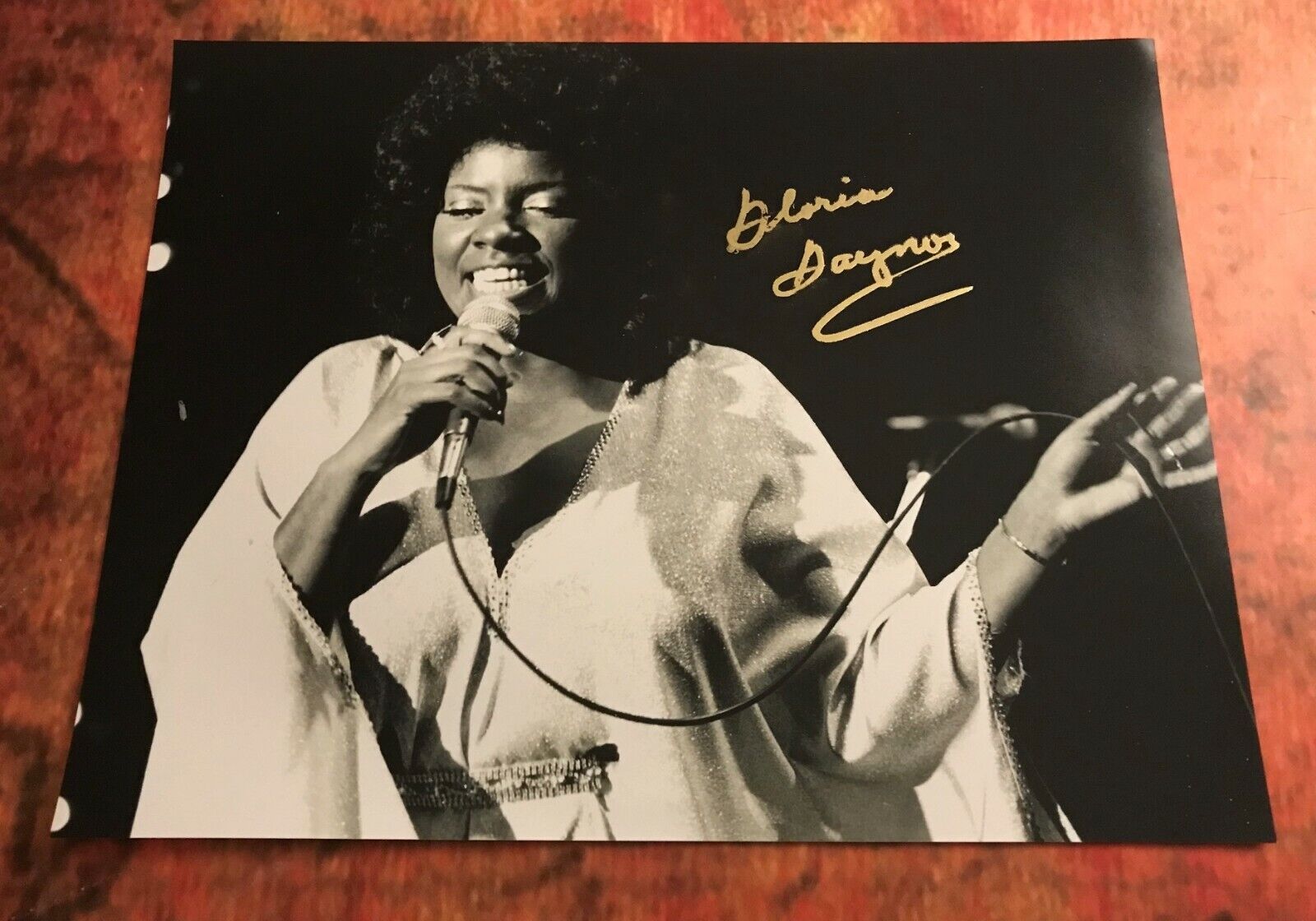 GFA I Will Survive R&B Star * GLORIA GAYNOR * Signed 11x14 Photo Poster painting PROOF G2 COA