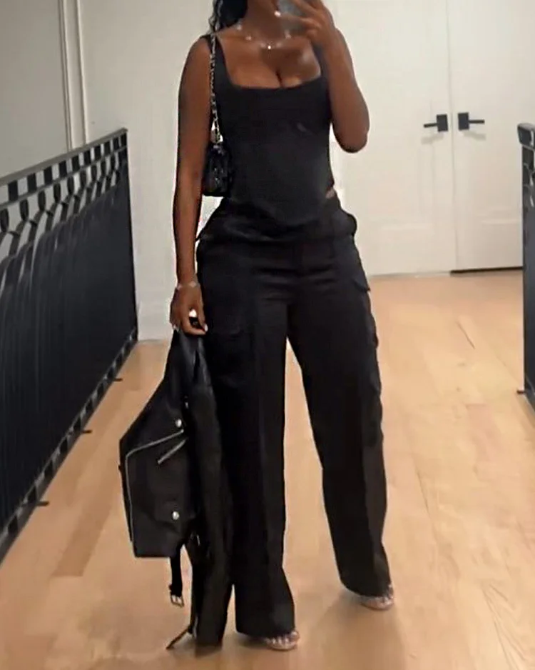 Sleeveless solid color two piece suit