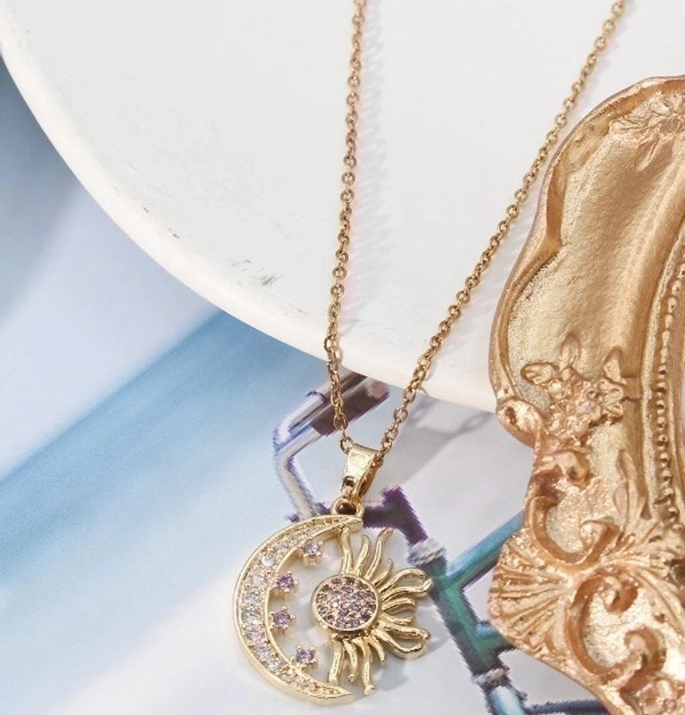 Copper Titanium Steel Minimalist Plating Inlay Moon Sun Zircon Pendant Necklace