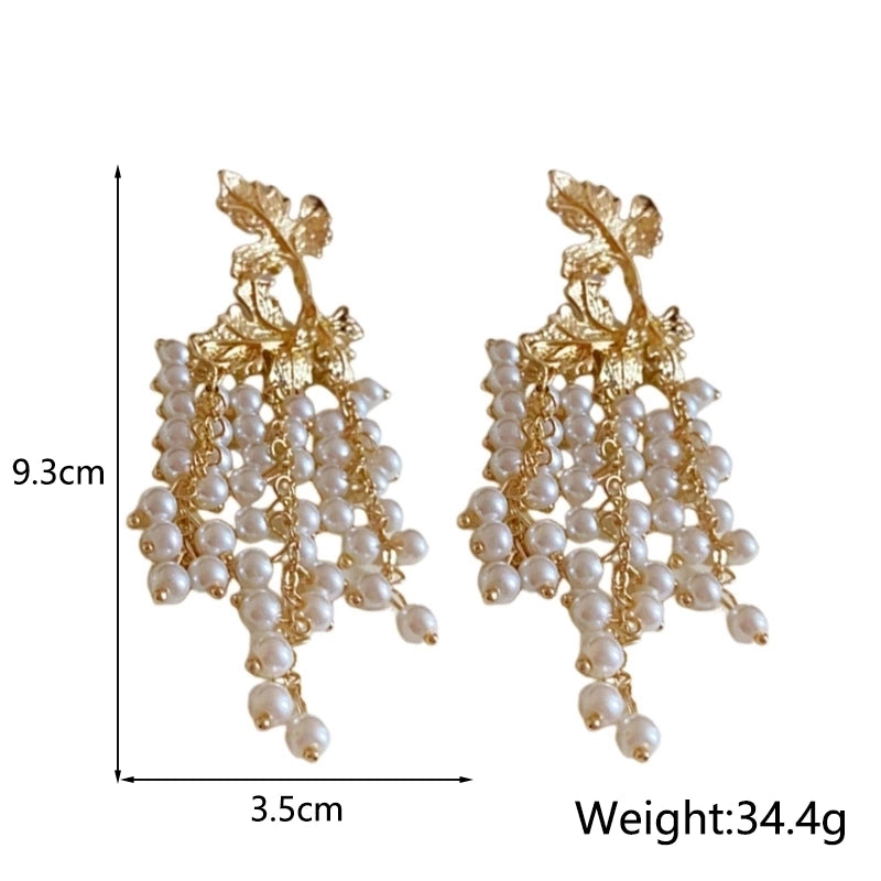 1 Pair Elegant Streetwear Maple Leaf Tassel Inlay Alloy Imitation Pearl Drop Earrings