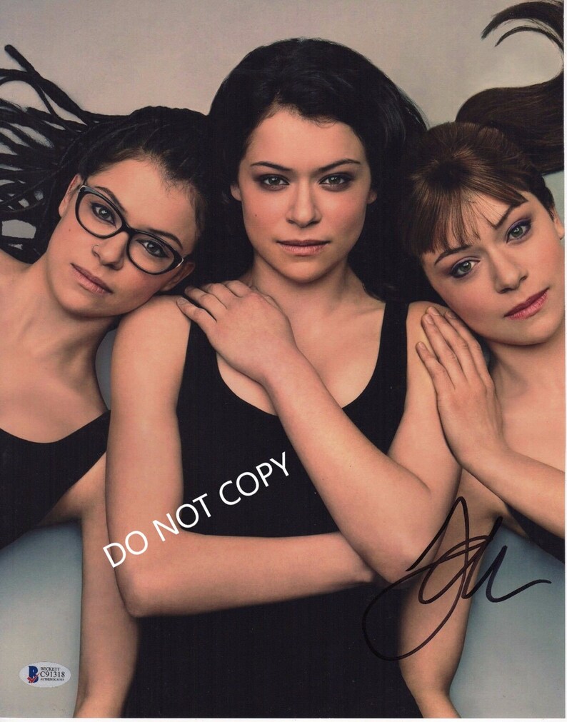 TATIANA MASLANY ORPHAN Black 8 x10 20x25 cm Autographed Hand Signed Photo Poster painting