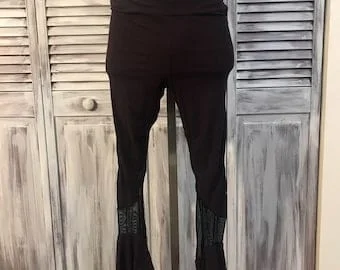Pornhint 3/4 high waisted leggings in mauve brown bamboo viscose with wicking and ruffles at the bottom - size small