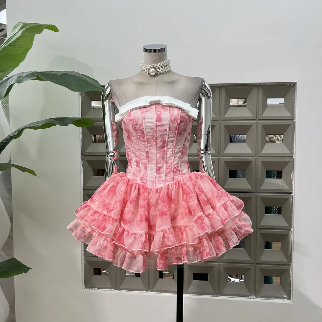 Brownm Temperament Chic Fish Bone Waist-Meared Twiggy Girl Dress With The Same Color Pumpkin Anti-Walking Shorts