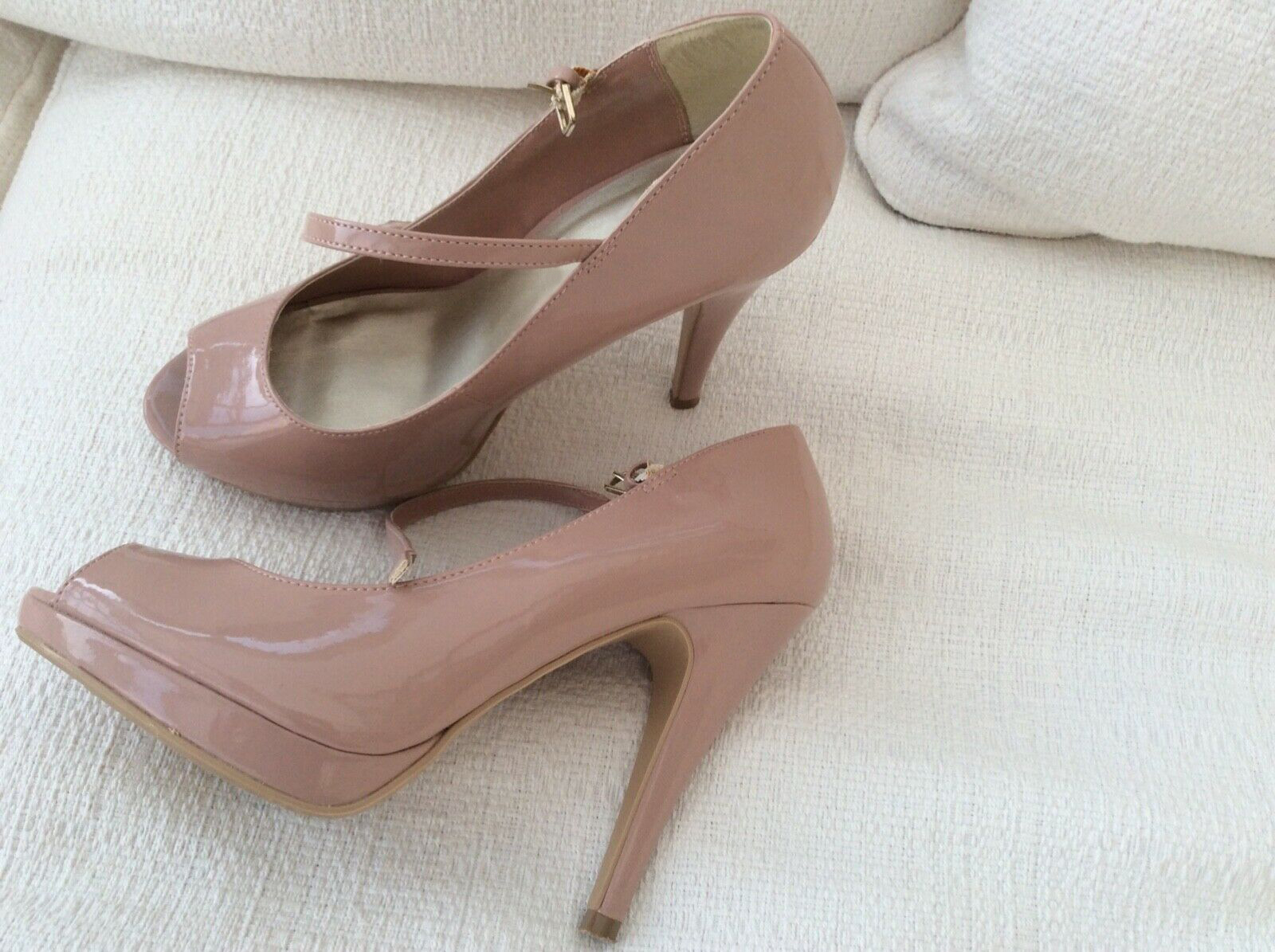 GOOSHOE Blush Patent Leather Peep Toe Pumps