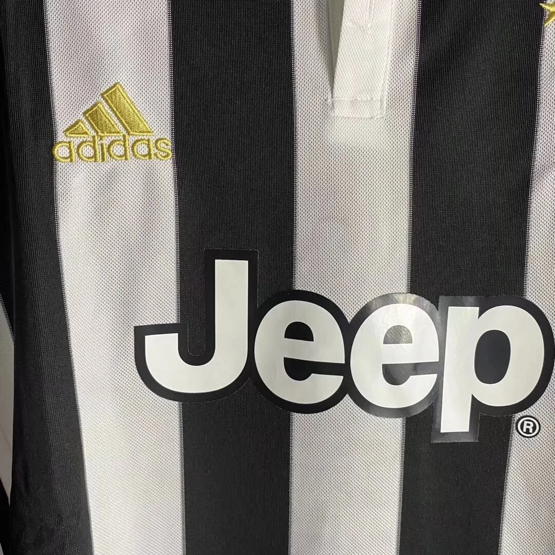 Retro Juventus 2017/2018 Home Football Shirt Thai Quality