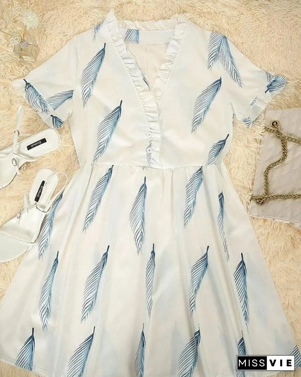 Fresh V-neck Feather Print Dress
