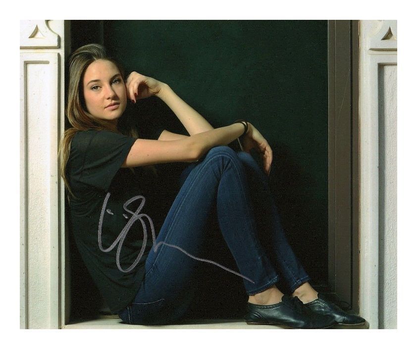 SHAILENE WOODLEY AUTOGRAPHED SIGNED A4 PP POSTER Photo Poster painting PRINT 1