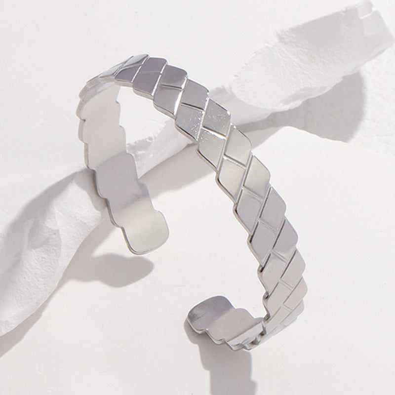 2 Pieces Expressive Stripe Stainless Steel Electroplating Bangles