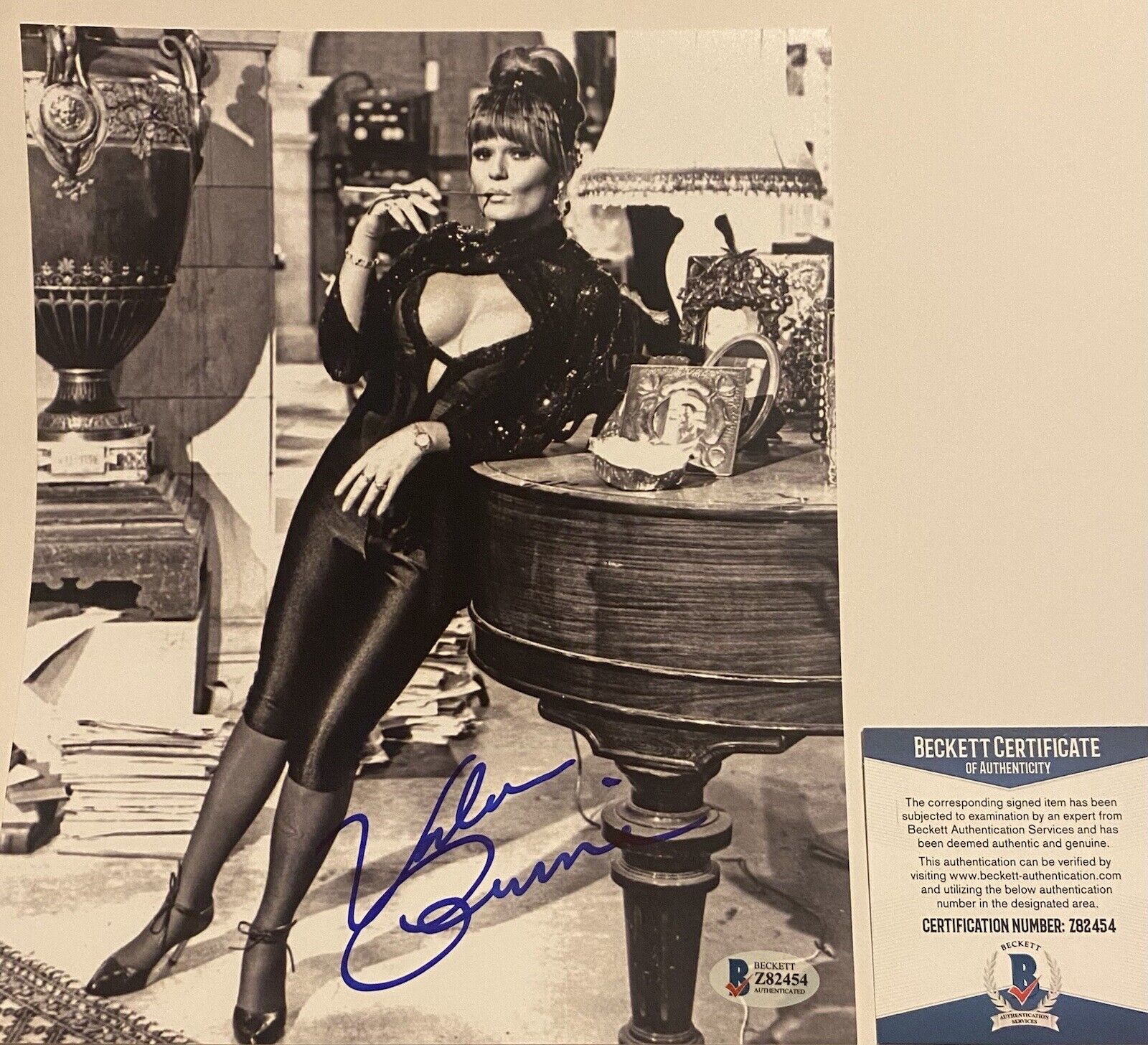 Valerie Perrine Autographed Signed 8x10 Bxw Photo Poster painting Sexy Superman Beckett