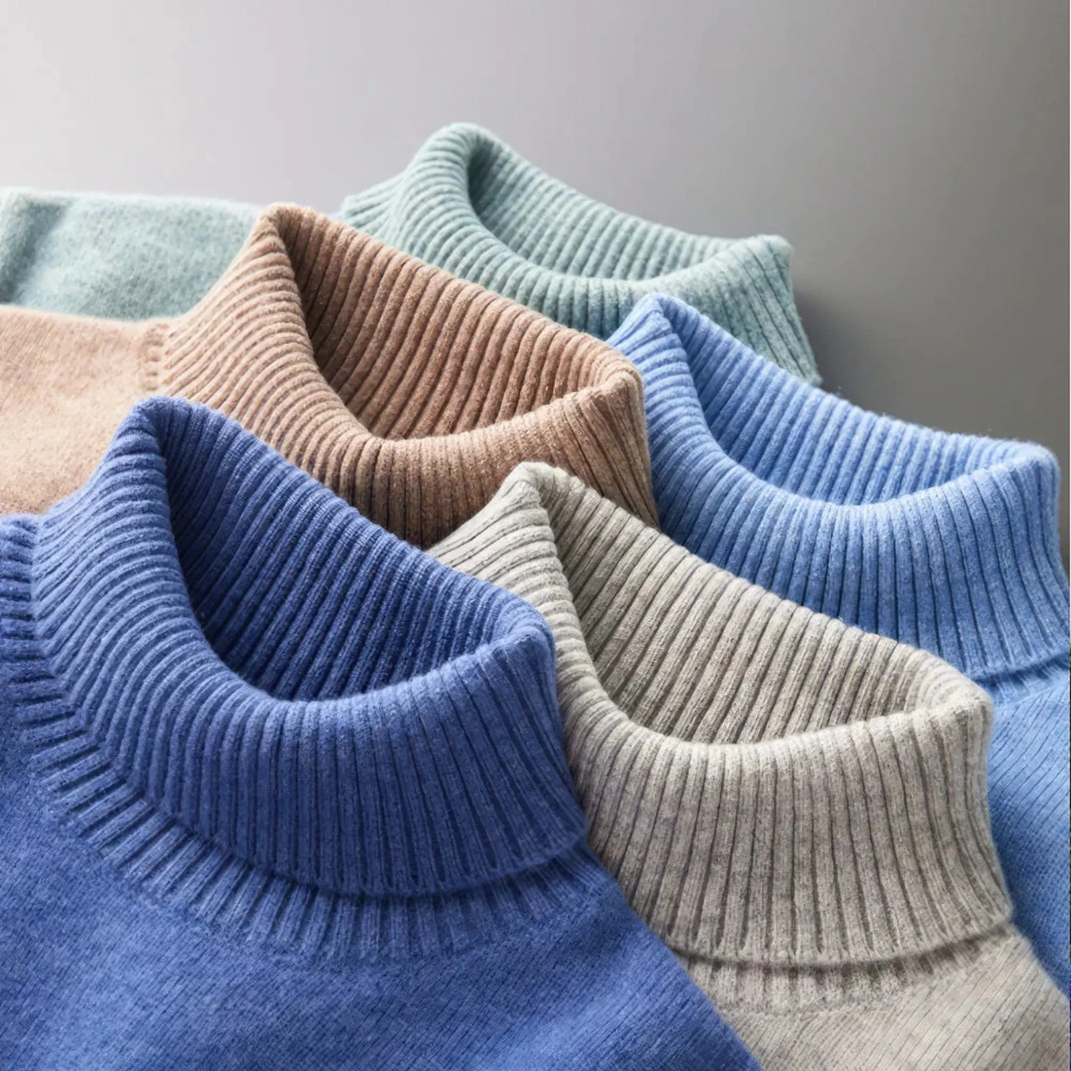 Men's Merino Wool Turtleneck Jumper &ndash; Soft Lightweight Layer
