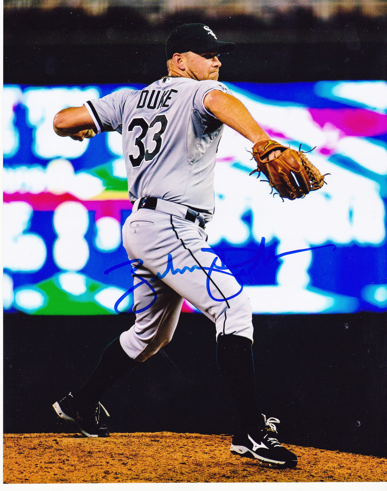 ZACH DUKE CHICAGO WHITE SOX ACTION SIGNED 8x10