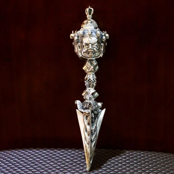 Sterling Silver Vintage Descending Vajra Pendant Necklace