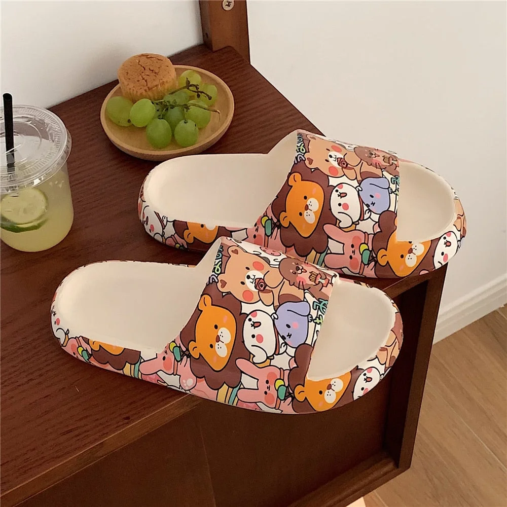New Couple Fashion Bear Sandals Non-slip Thick-soled Indoor and Outdoor Slippers Men's Flip Flops Women Street Sandals Graffiti