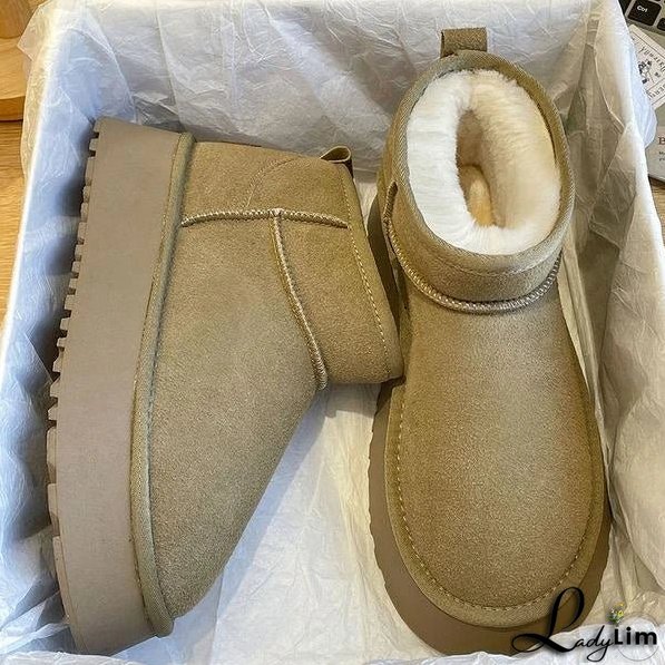 Fashionable and Effortless winter Boots