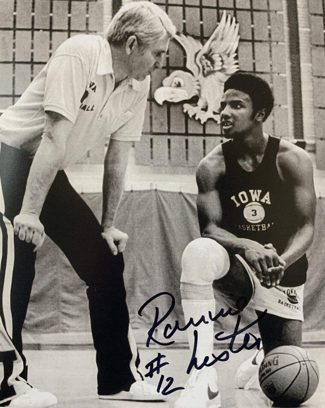 RONNIE LESTER HAND SIGNED 8x10 Photo Poster painting IOWA HAWKEYES BASKETBALL AUTHENTIC AUTO