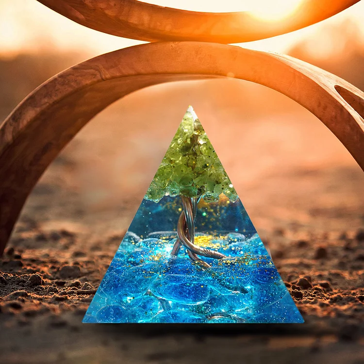 Crystals Orgonite Pyramid Epoxy Resin Orgone Energy Healing Ornament (C)