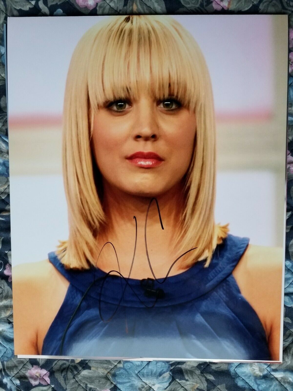 Autographed Kaley Cuoco Authentic Signed 8 x 10 Photo Poster painting Hot Big Bang Theory