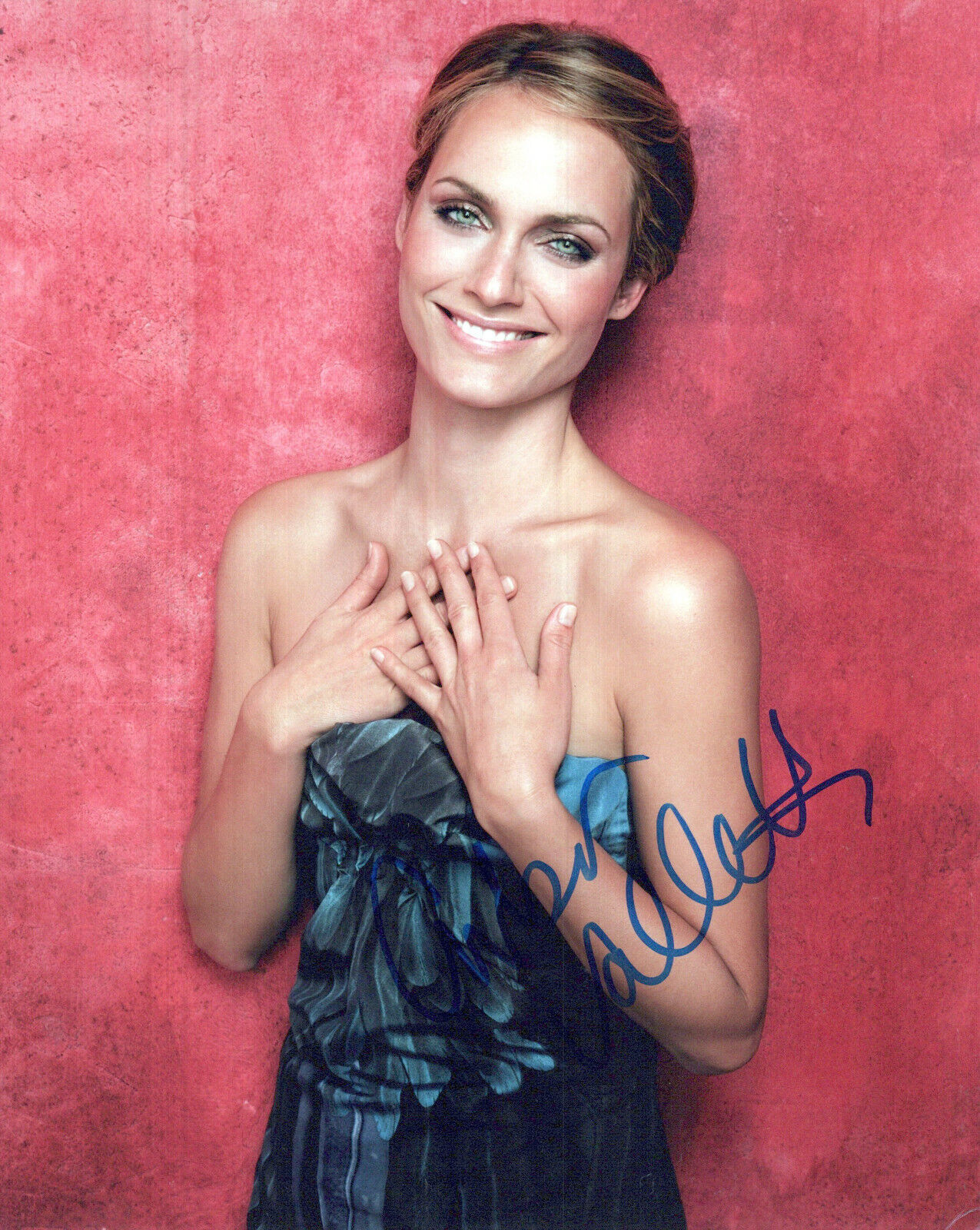 Amber Valletta glamour shot autographed Photo Poster painting signed 8x10 #7