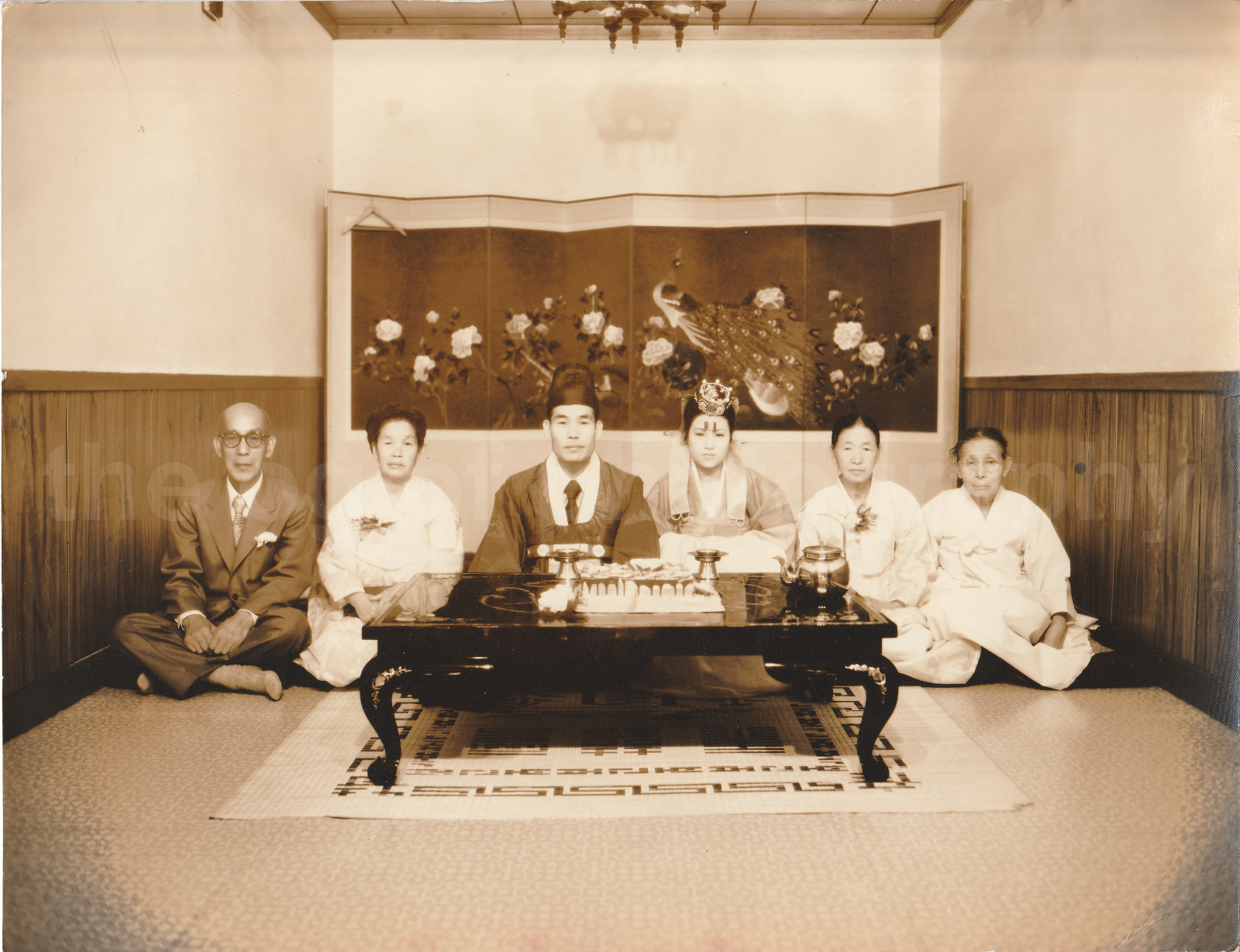 FAMILY PORTRAIT Japanese 8x10 FOUND Photo Poster painting Vintage B + W86 21 G