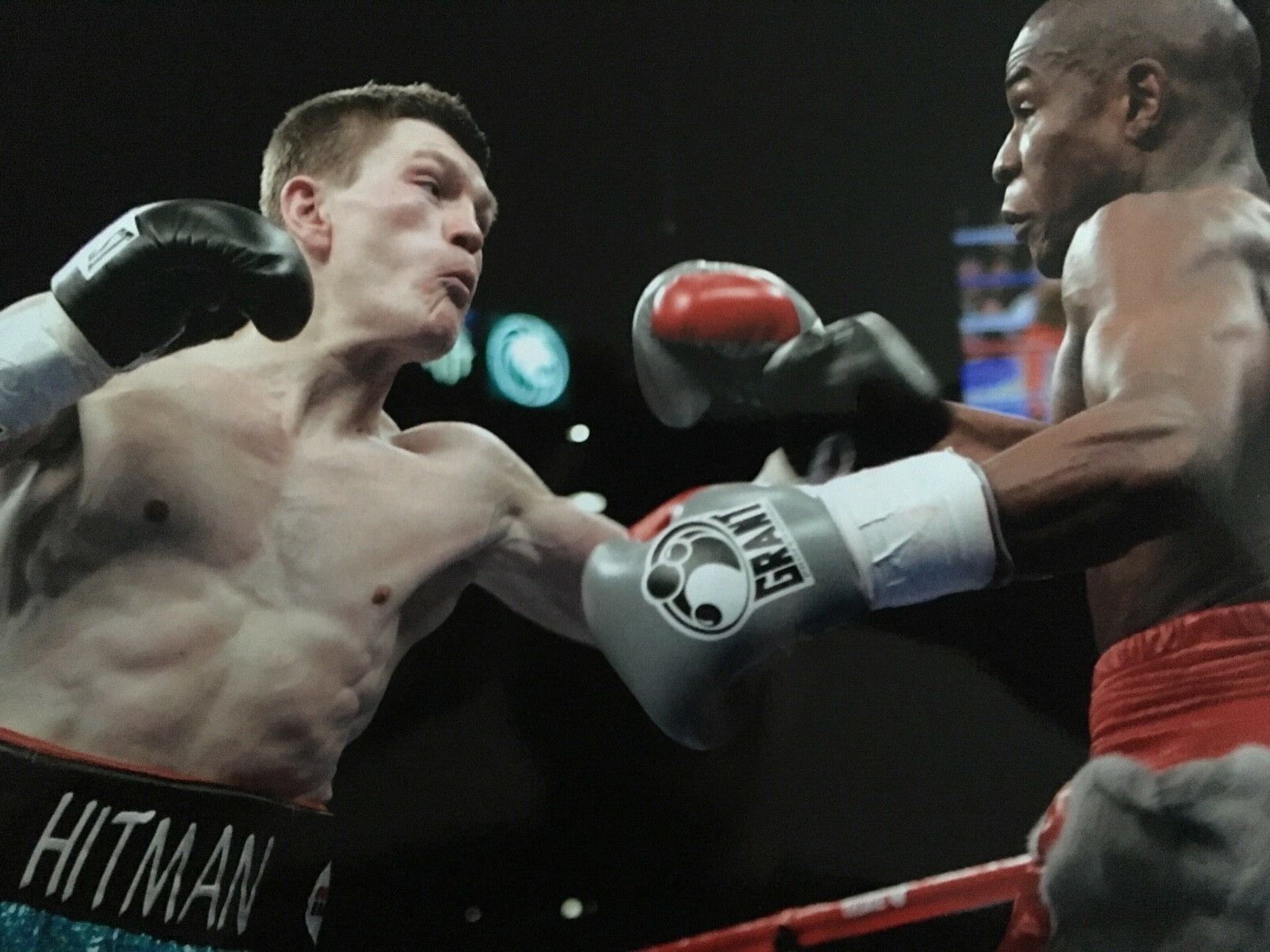 RICKY HATTON - FORMER WORLD CHAMPION - EXCELLENT UNSIGNED Photo Poster painting v MAYWEATHER