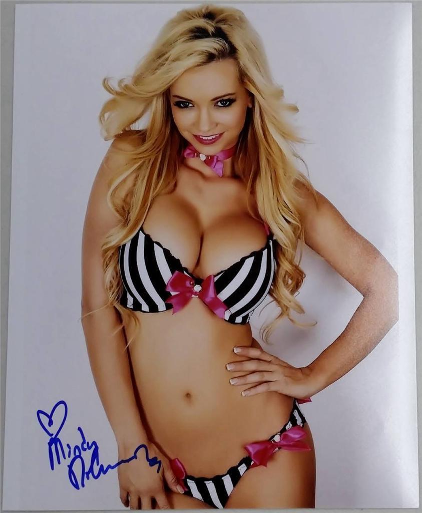 Mindy Robinson Signed 8x10 Photo Poster painting Picture Auto Autograph A