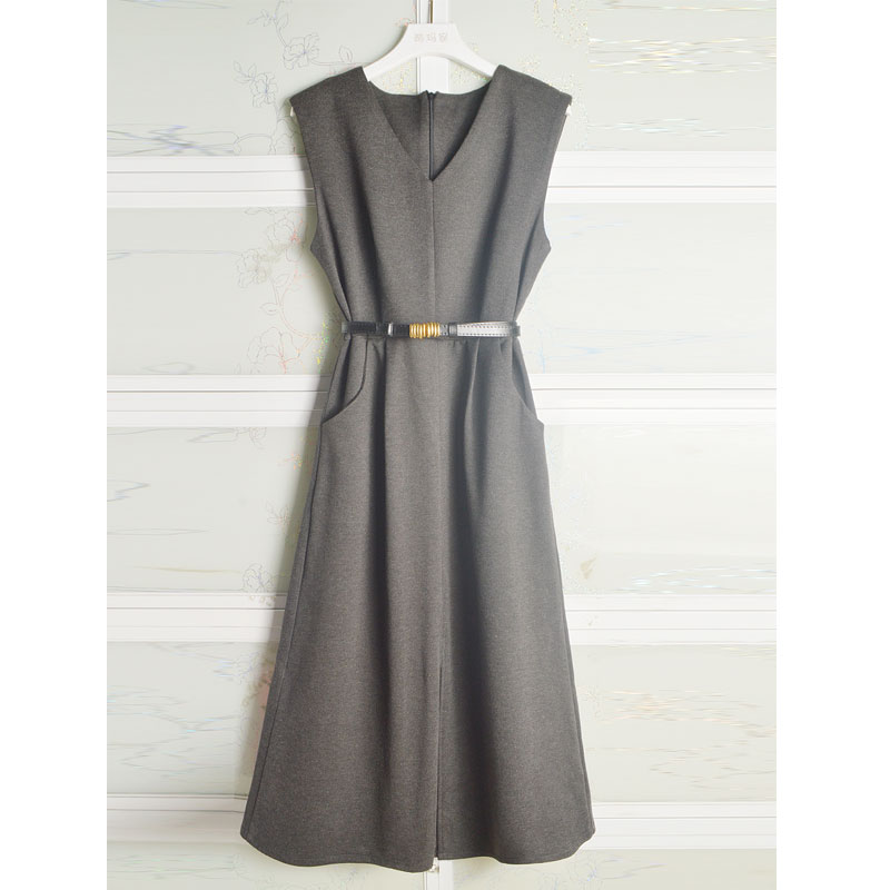 Prosperousluck Elegant V-neck Midi Dress with Pockets Slimming A-line Skirt without Sleeves Grey Color Conceals Belly Strap Dress