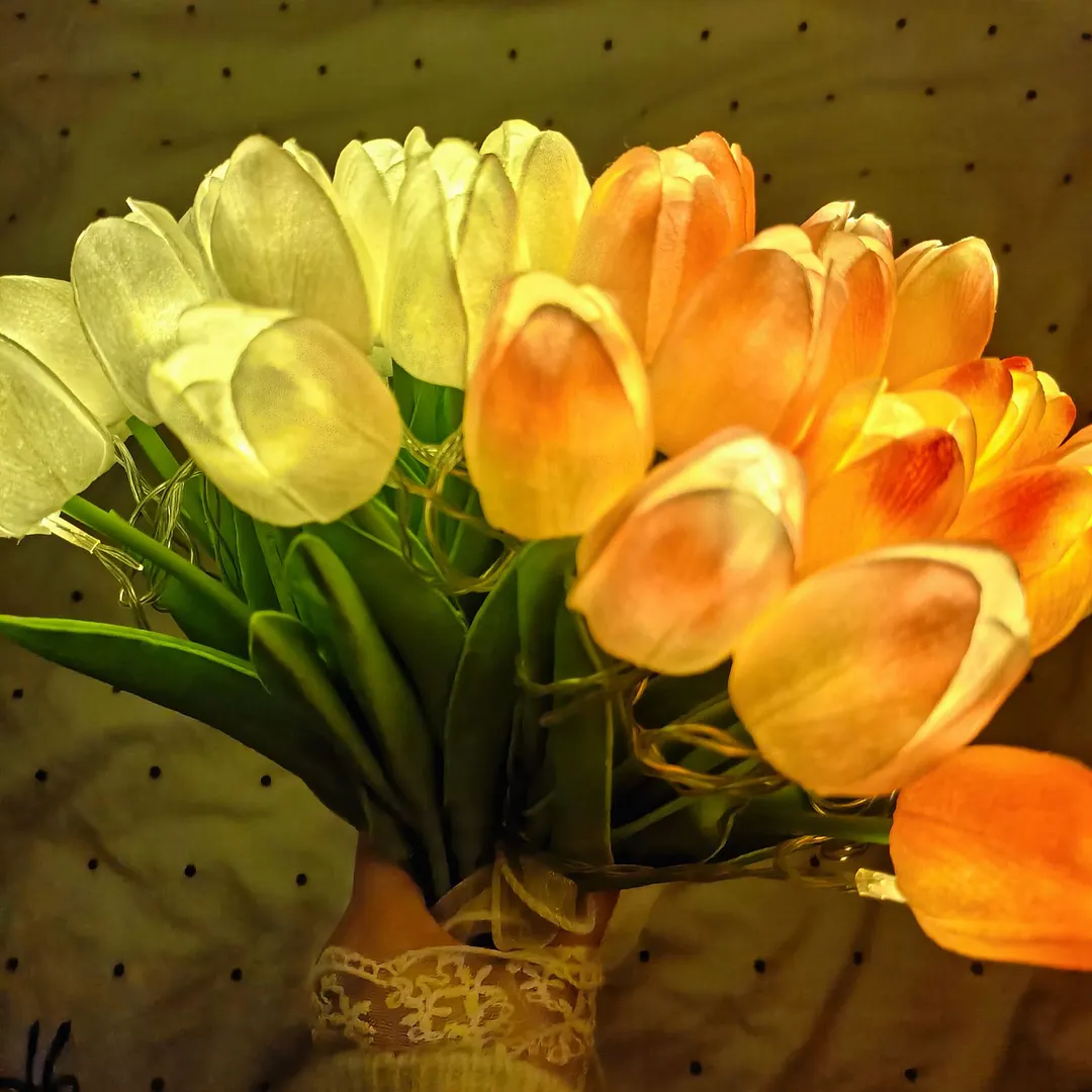 15Pcs Radiant Romantic Tulip Light LED Adjustable Tulip Night Light Warm Light Luminous Bouquet Ornament Gift for Anniversary/Wedding/Birthday