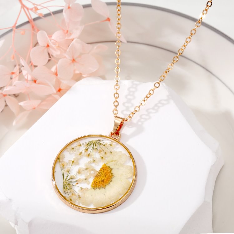 Pastoral Dried Flower Resin Necklace